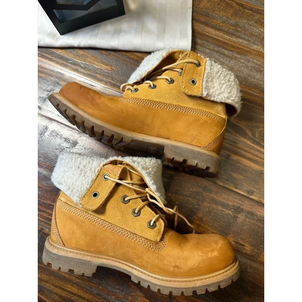 Timberland Womens 8329R Wheat Waterproof Teddy Fleece Fold Down Boots Size 7M